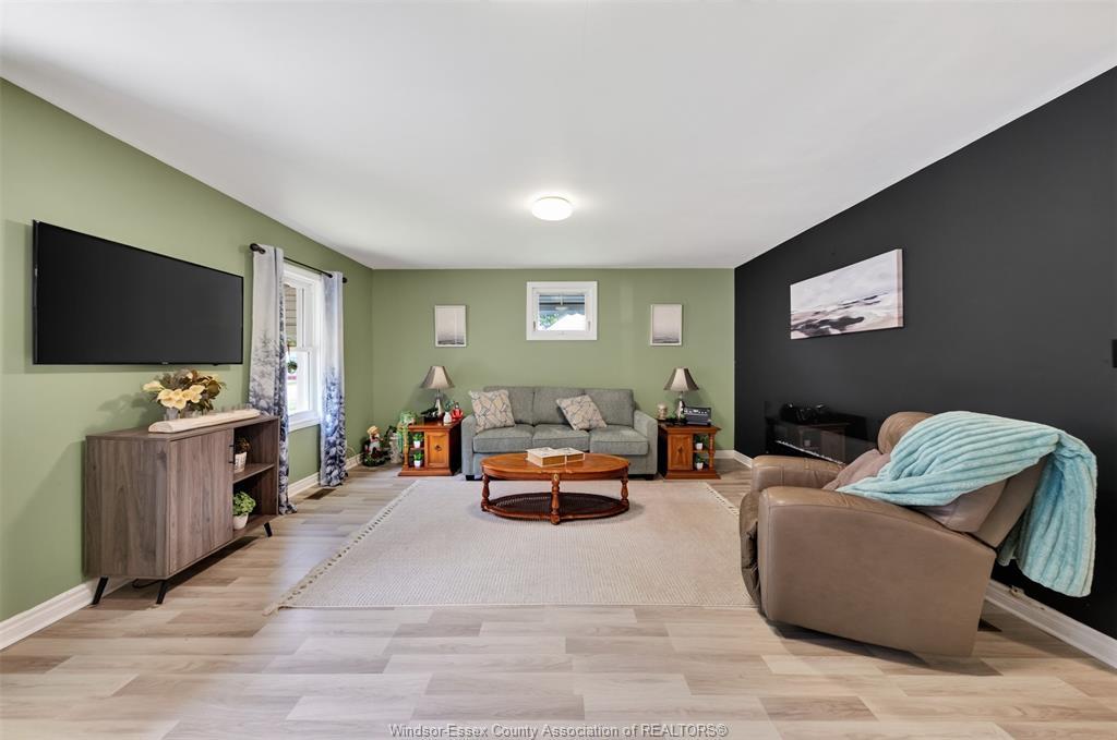 107 Wilson, Essex, ON - Indoor