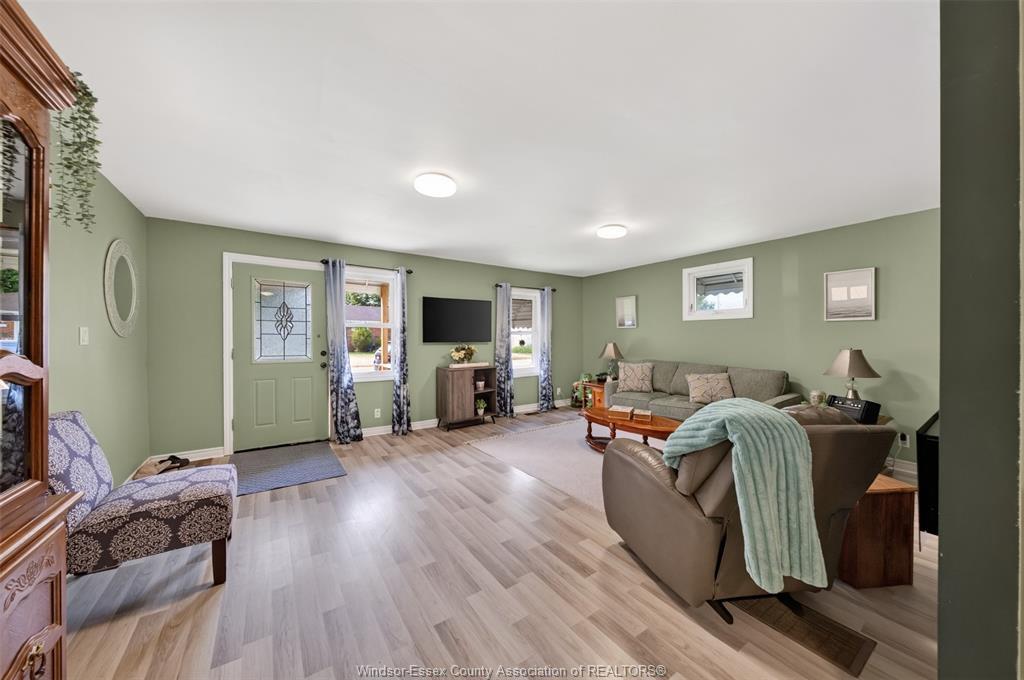 107 Wilson, Essex, ON - Indoor