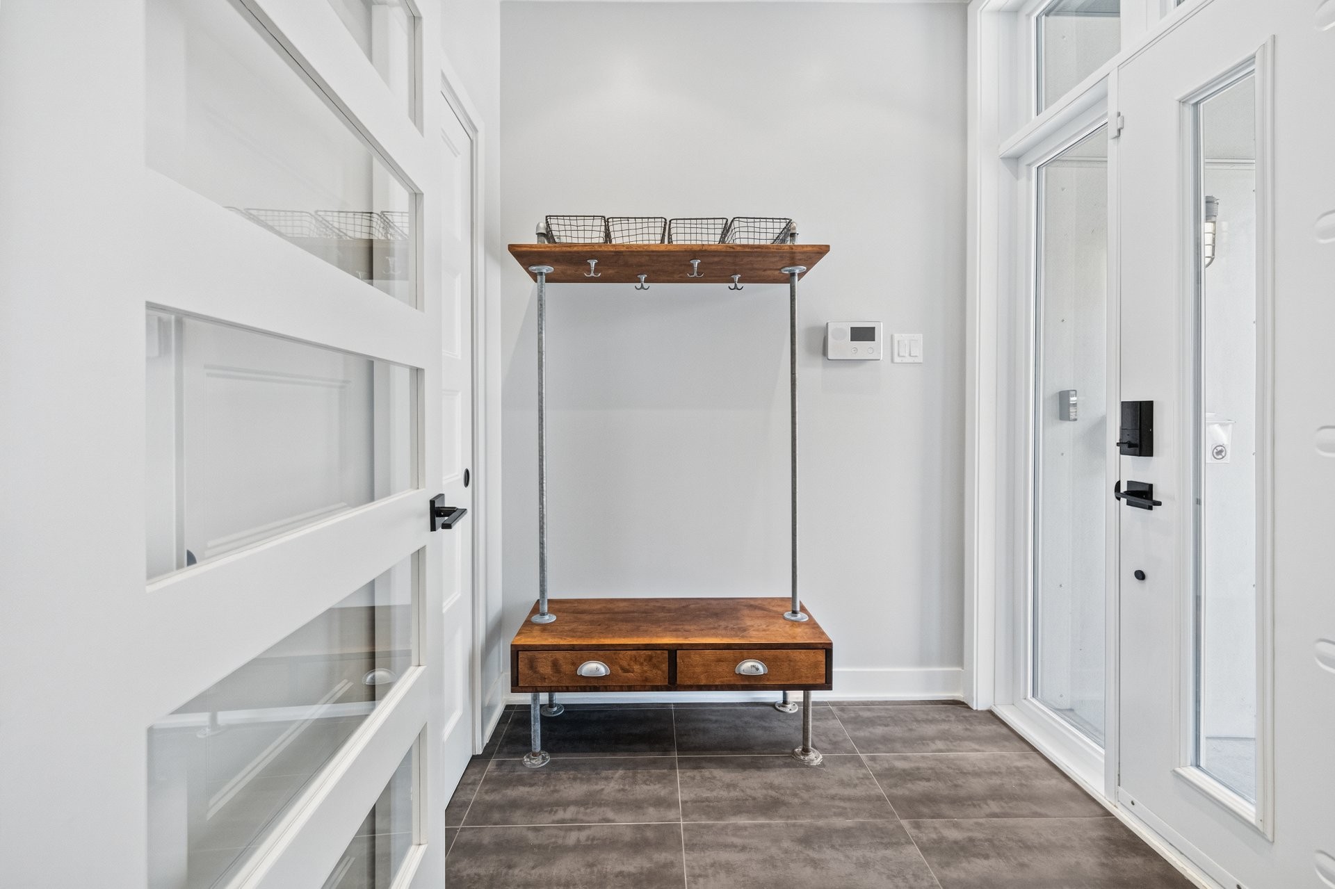 Mud Room - 1210 Rue Woodland, Montréal (Verdun/Île-Des-Soeurs), QC - Indoor Photo Showing Other Room