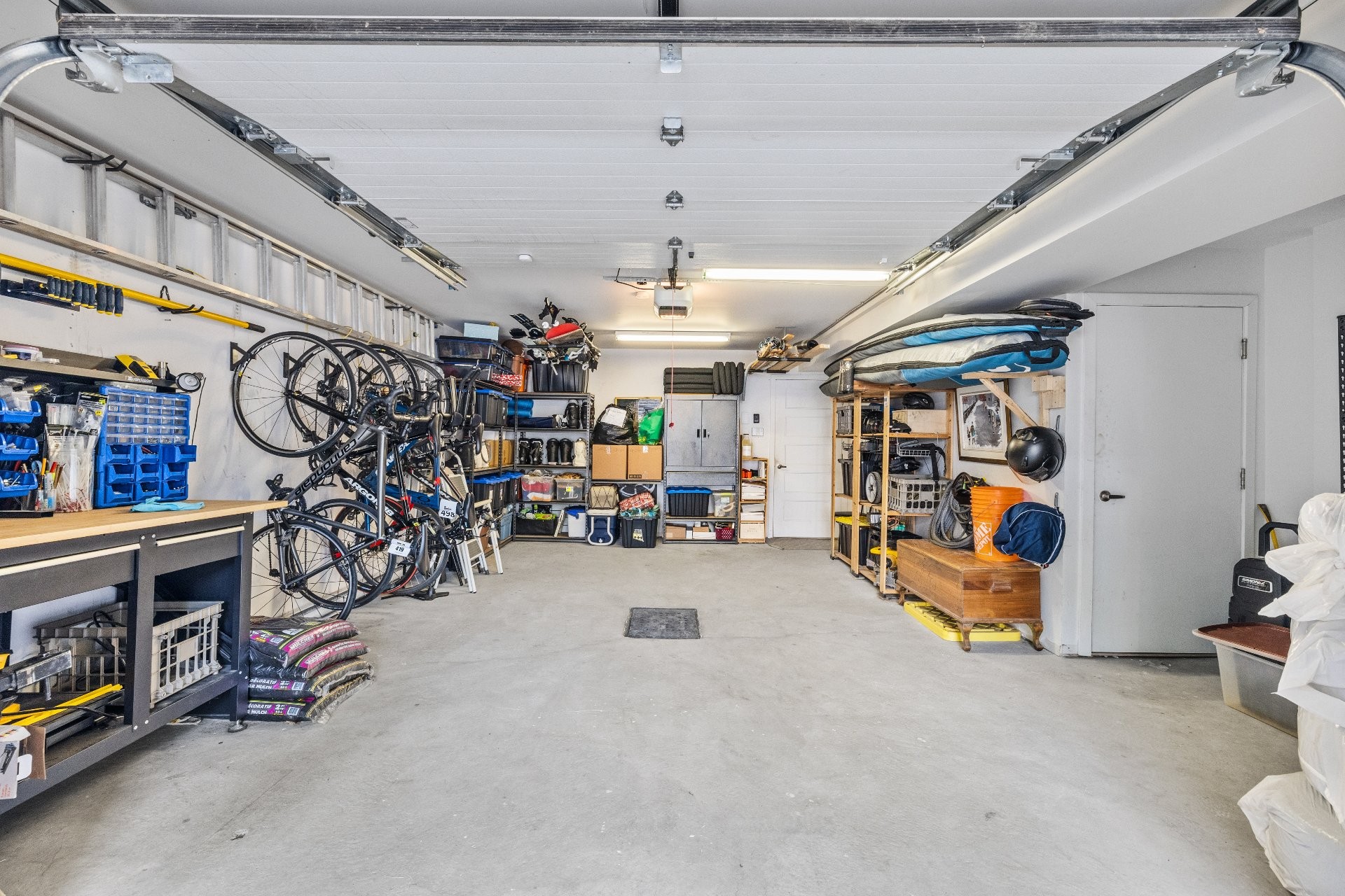 Garage - 1210 Rue Woodland, Montréal (Verdun/Île-Des-Soeurs), QC - Indoor Photo Showing Garage