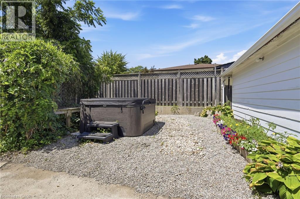 330 East 18Th Street, Hamilton, ON - Outdoor