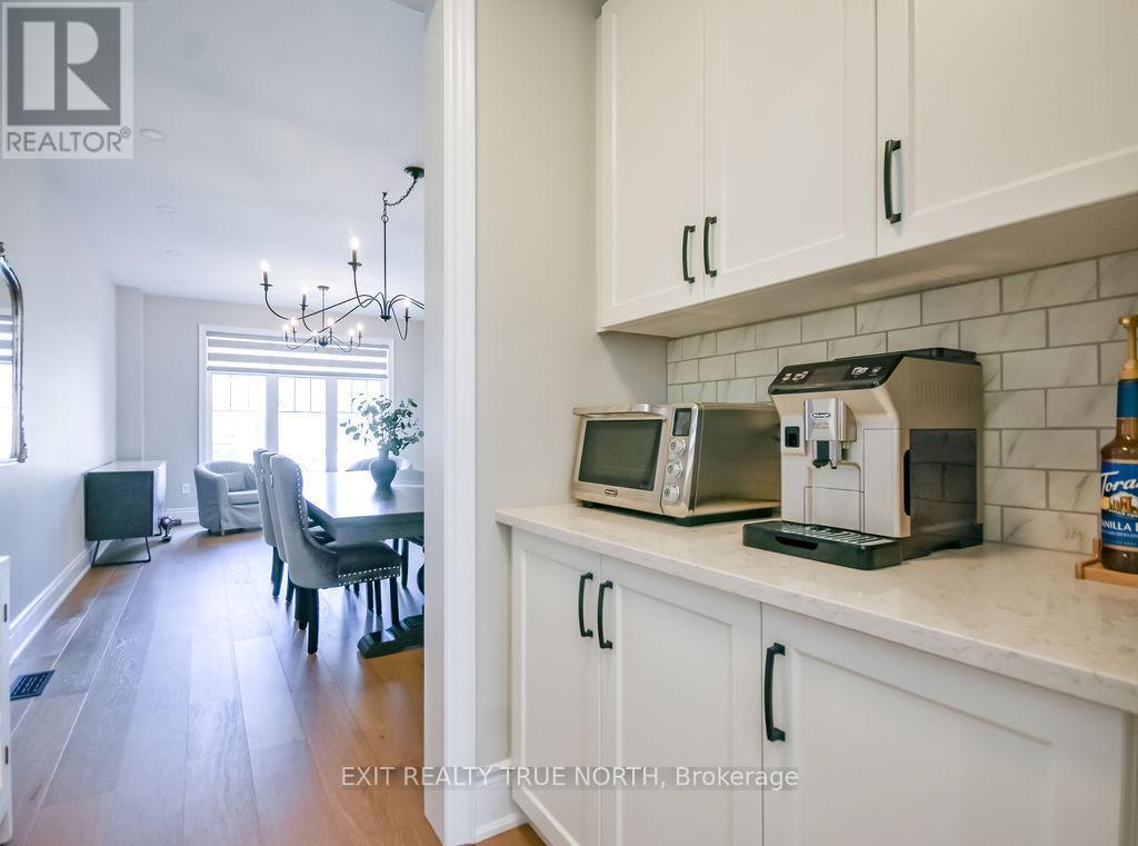 108 Rugman Crescent, Springwater, ON - Indoor Photo Showing Kitchen