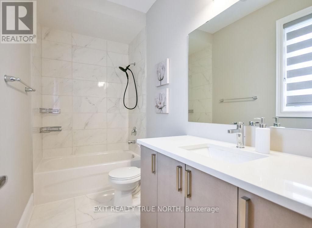 108 Rugman Crescent, Springwater, ON - Indoor Photo Showing Bathroom