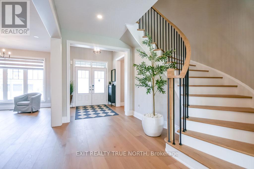 108 Rugman Crescent, Springwater, ON - Indoor Photo Showing Other Room