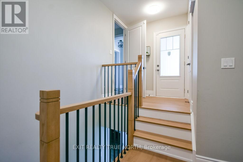 108 Rugman Crescent, Springwater, ON - Indoor Photo Showing Other Room