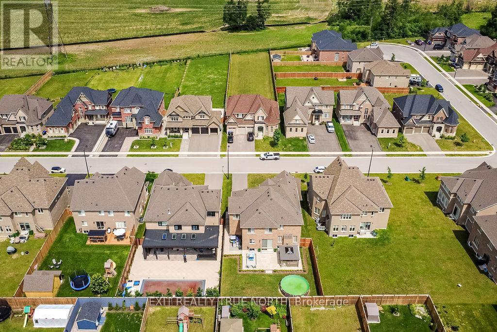 108 Rugman Crescent, Springwater, ON -