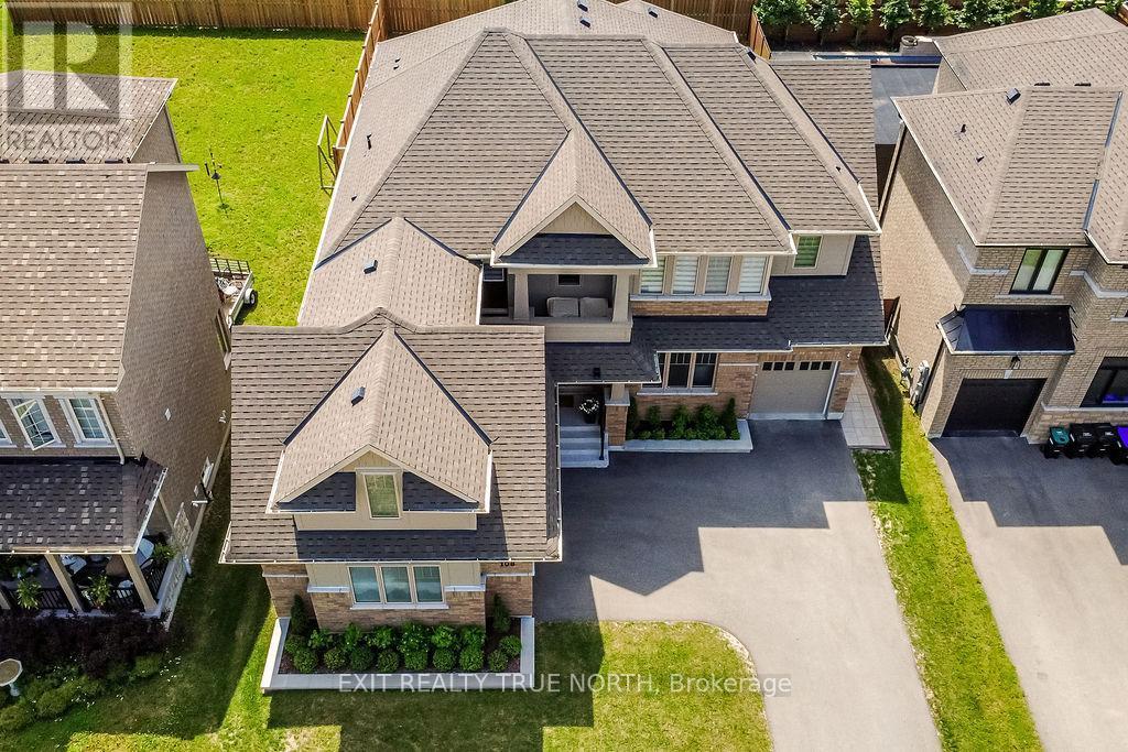 108 Rugman Crescent, Springwater, ON - Outdoor With Facade