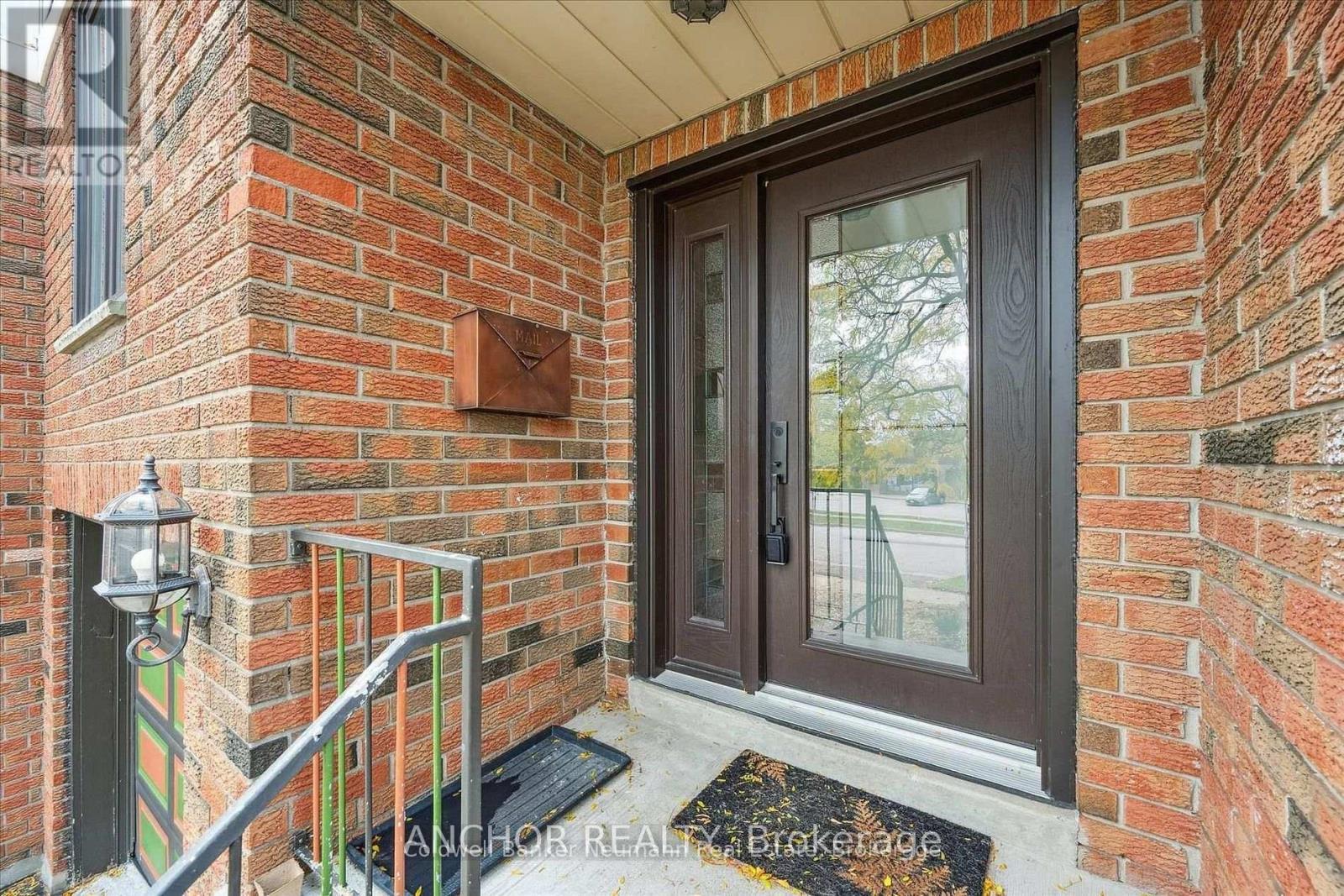 51 - 51 Dovercliffe Road, Guelph (Dovercliffe Park/Old University), ON - Outdoor With Exterior