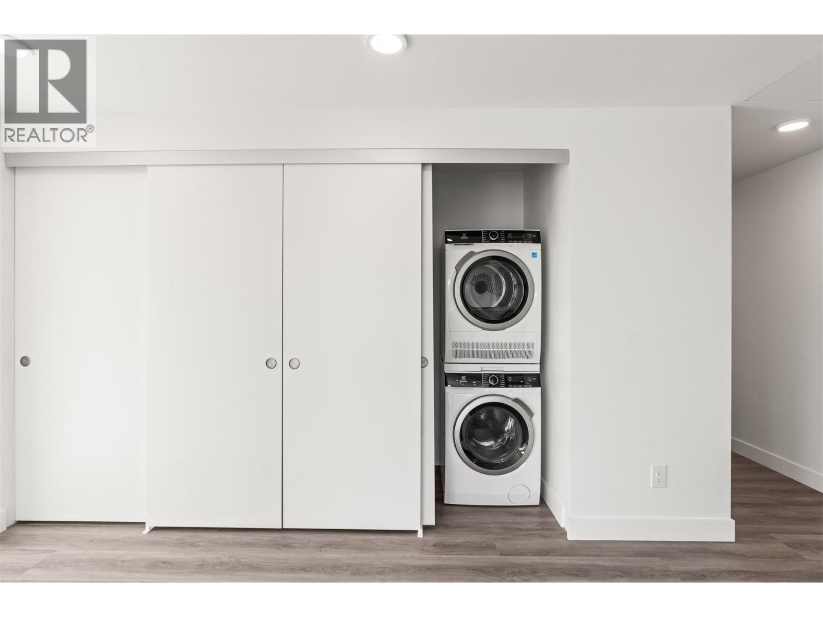 2760 Olalla Road Unit# 207, West Kelowna, BC - Indoor Photo Showing Laundry Room