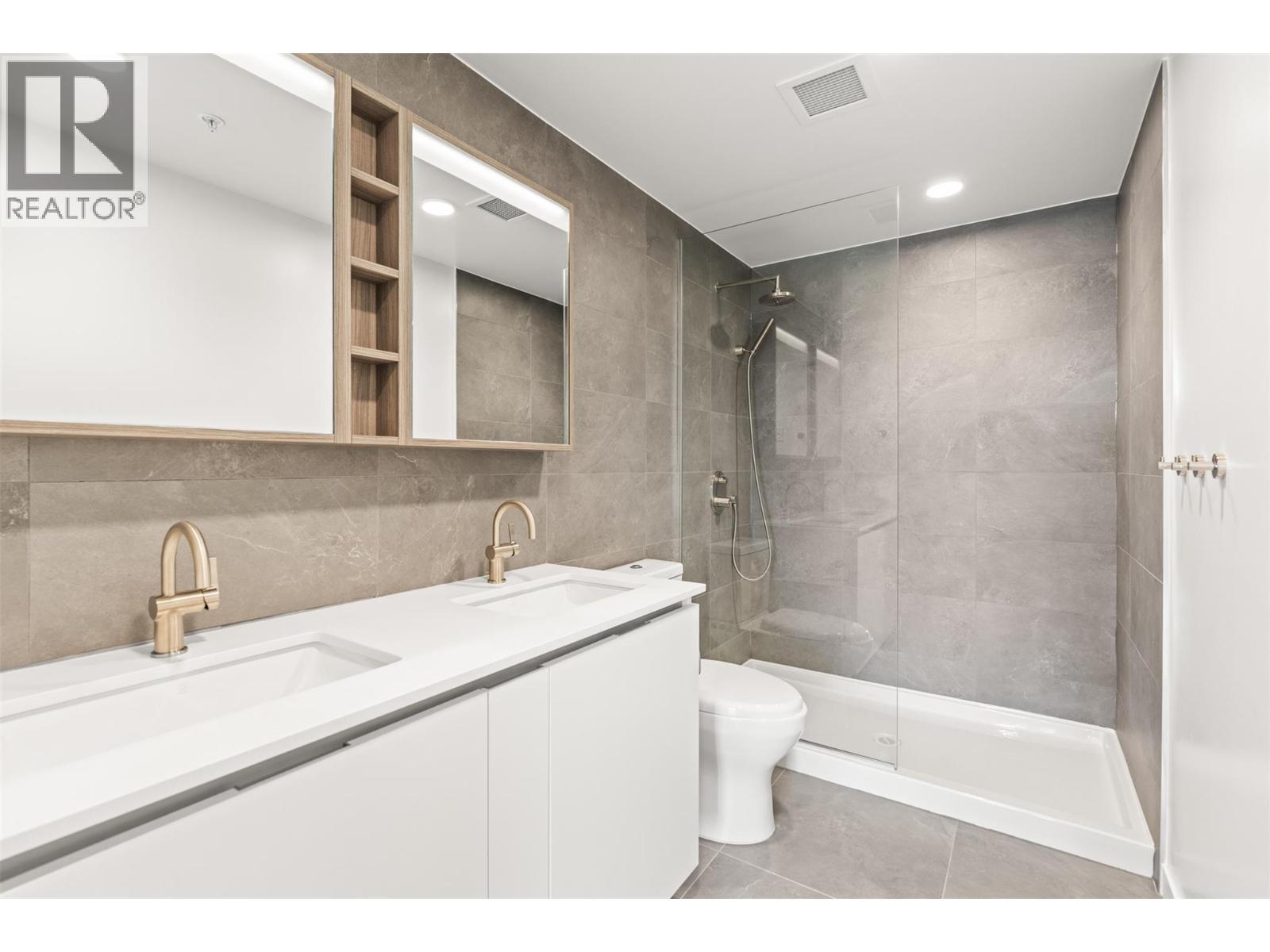 2760 Olalla Road Unit# 207, West Kelowna, BC - Indoor Photo Showing Bathroom