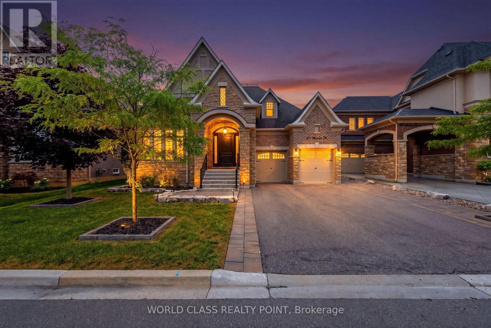31 Munsie Drive, King, ON - Outdoor
