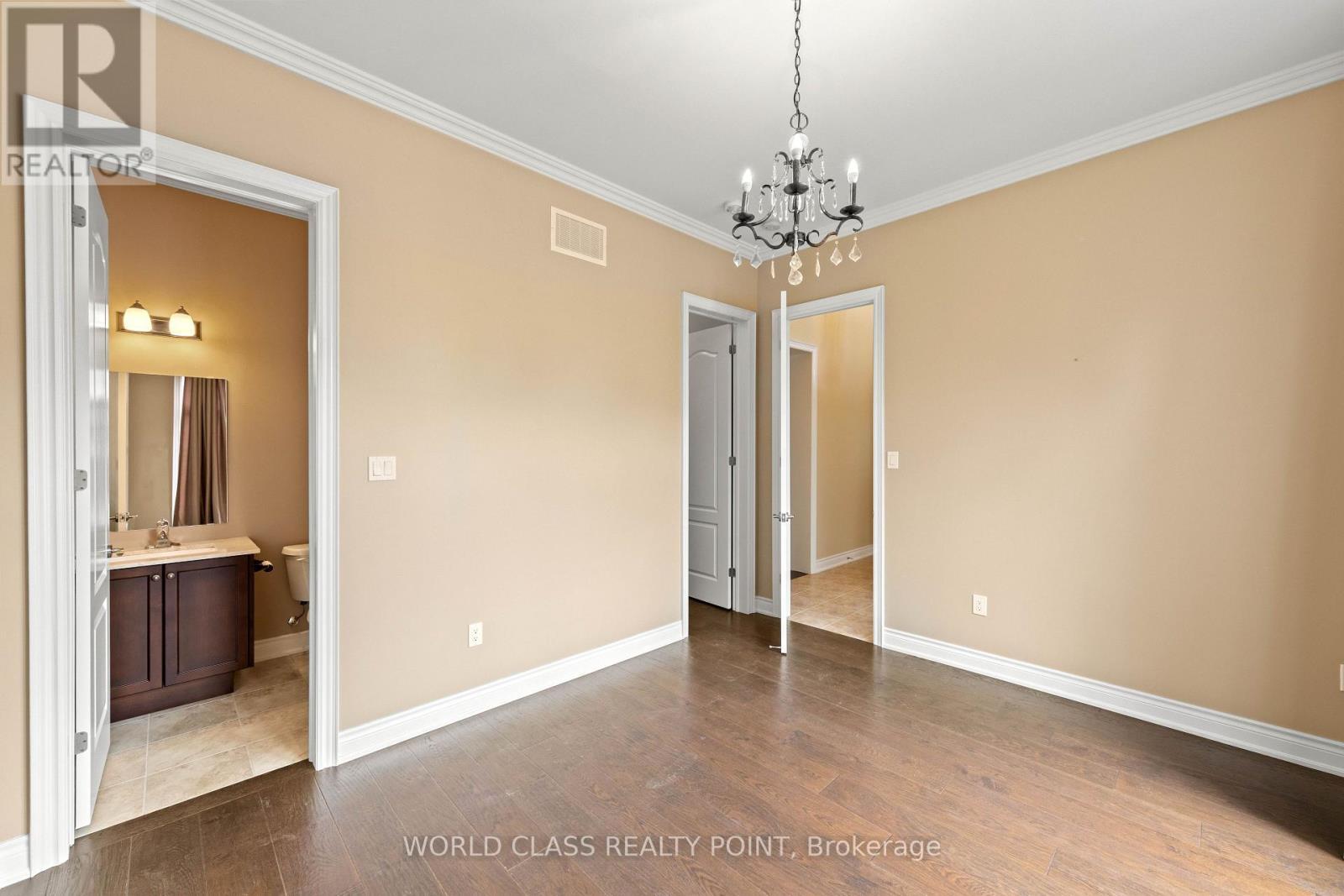31 Munsie Drive, King, ON - Indoor Photo Showing Other Room