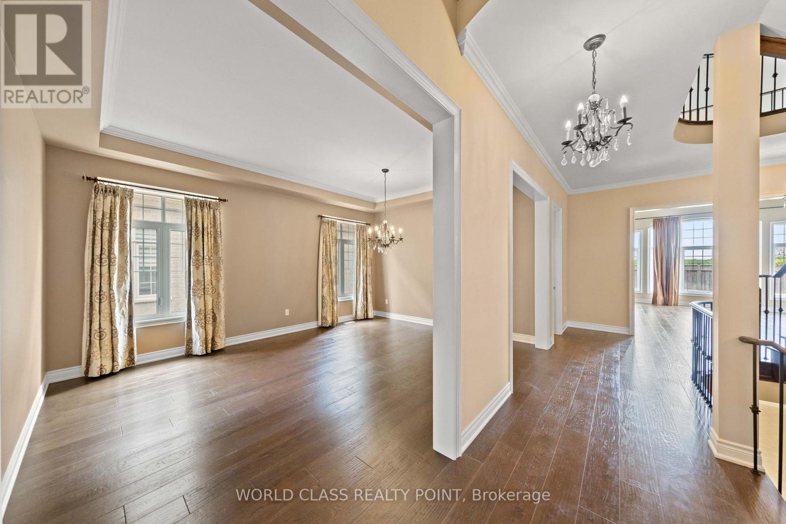 31 Munsie Drive, King, ON - Indoor Photo Showing Other Room