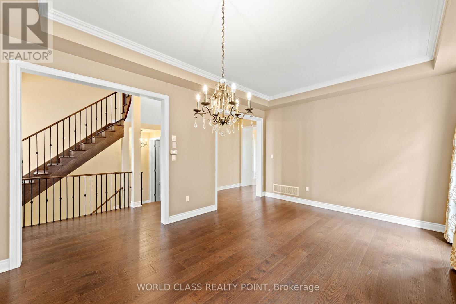31 Munsie Drive, King, ON - Indoor Photo Showing Other Room