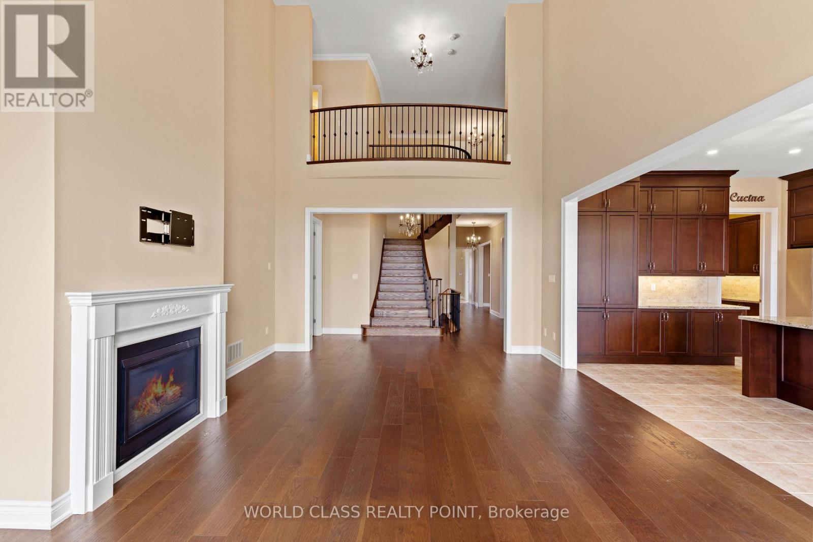 31 Munsie Drive, King, ON - Indoor With Fireplace