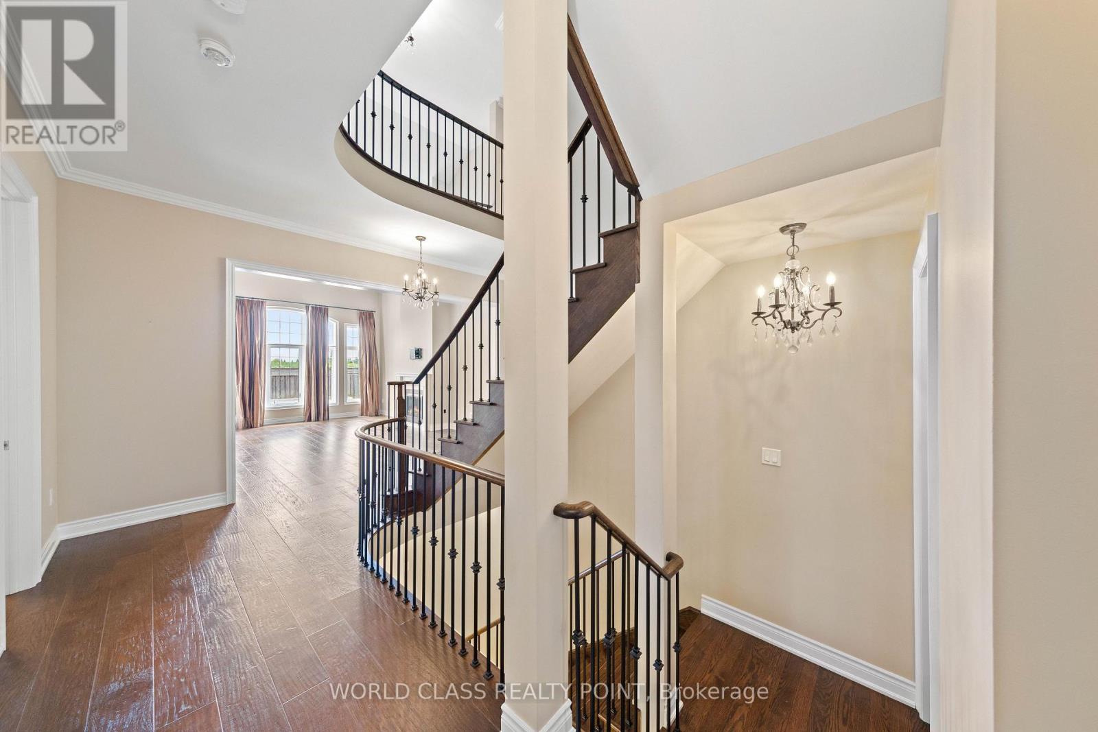 31 Munsie Drive, King, ON - Indoor Photo Showing Other Room