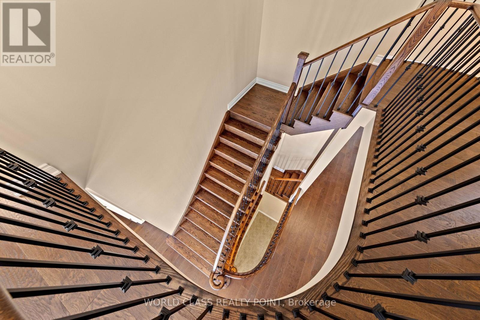 31 Munsie Drive, King, ON - Indoor Photo Showing Other Room