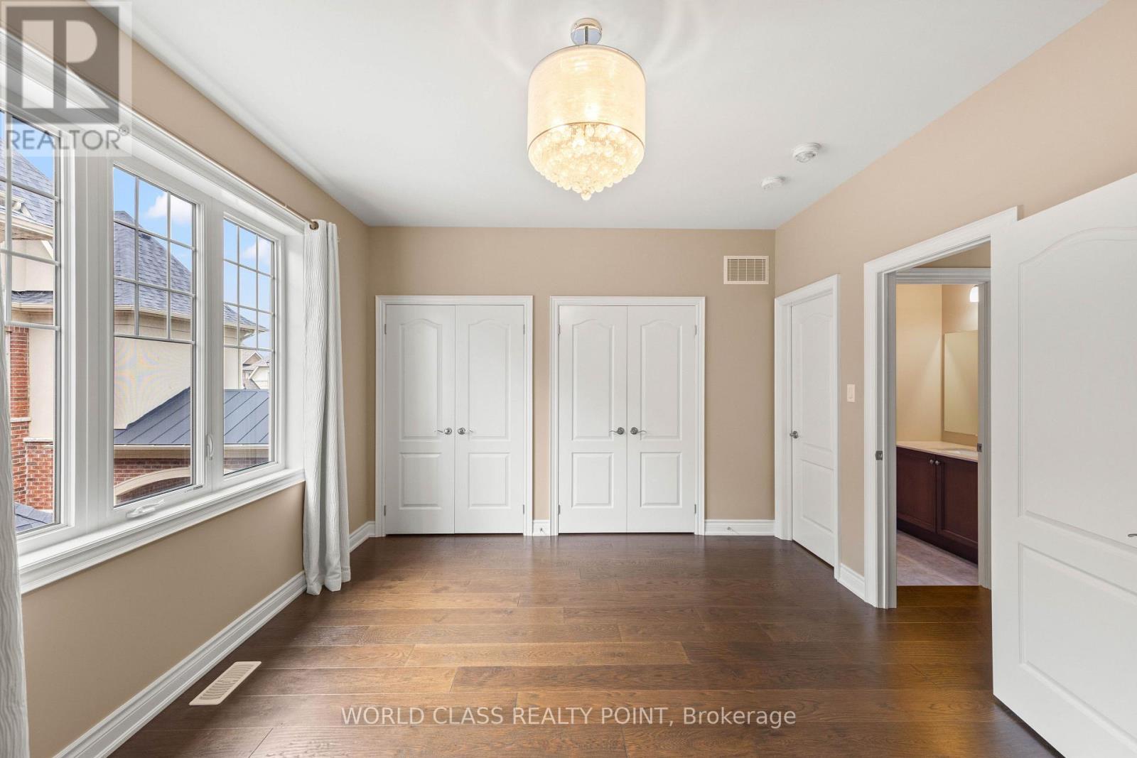 31 Munsie Drive, King, ON - Indoor Photo Showing Other Room