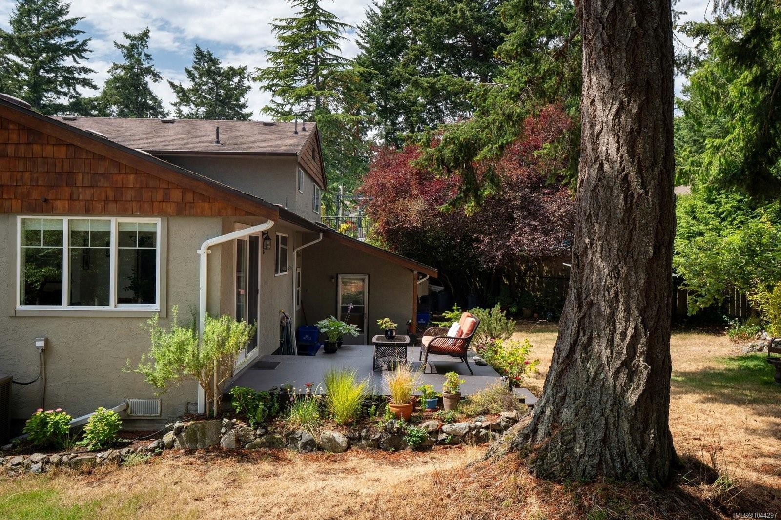 10496 Jocelyn Pl, Sidney, BC
