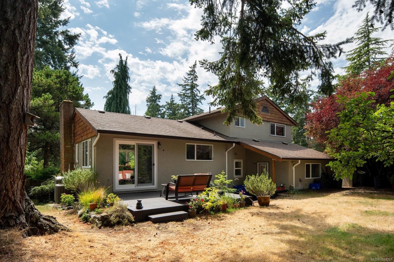 10496 Jocelyn Pl, Sidney, BC