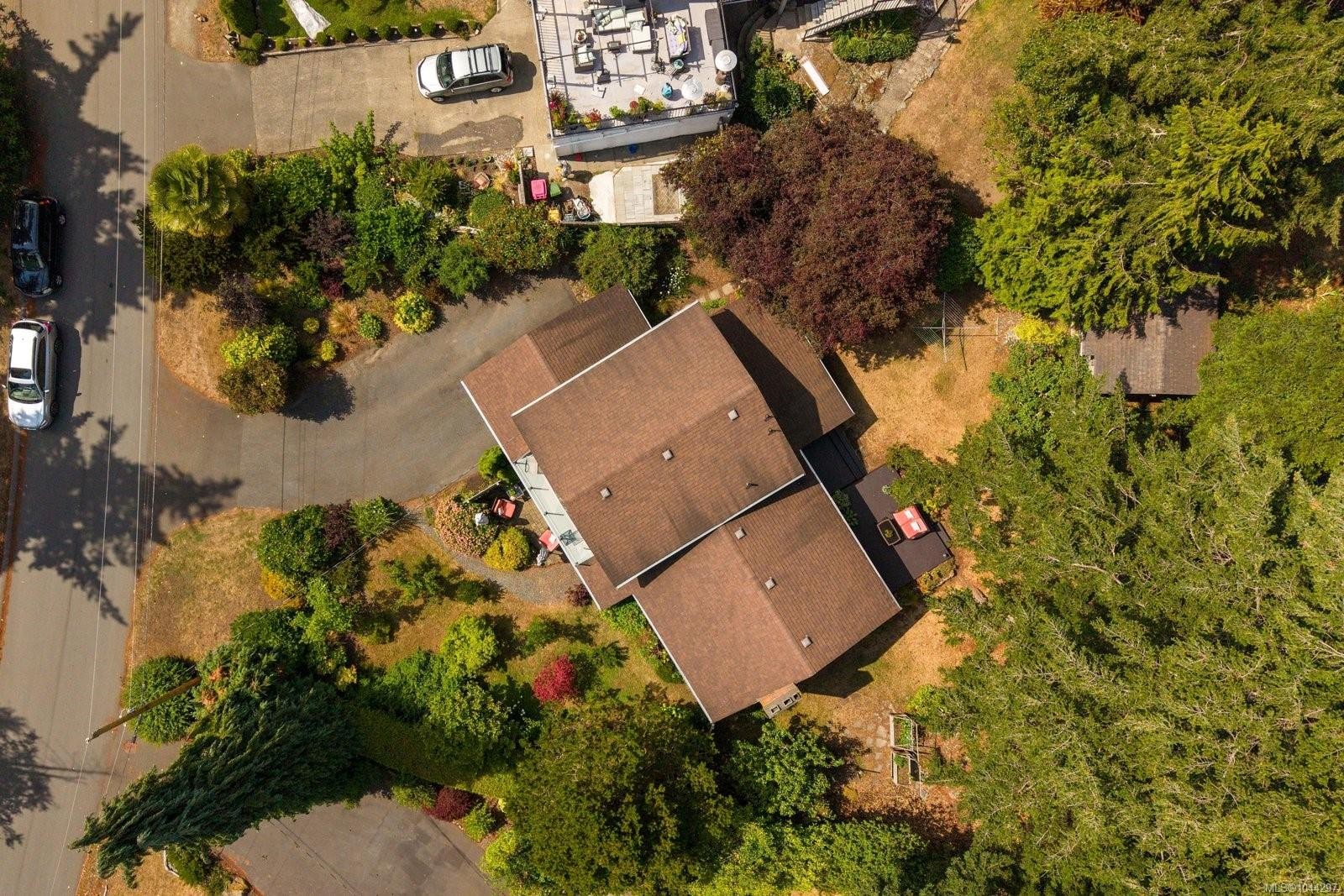 10496 Jocelyn Pl, Sidney, BC