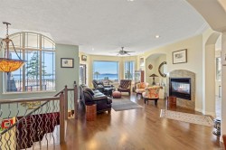 7012 Island View Pl Central Saanich, BC V8M 2J6