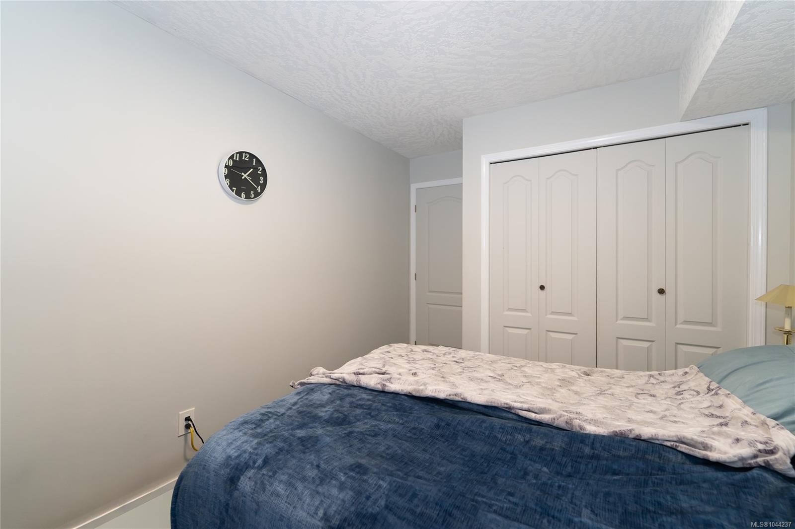 #203A-3000 Oak St, Chemainus, BC - Indoor Photo Showing Bedroom