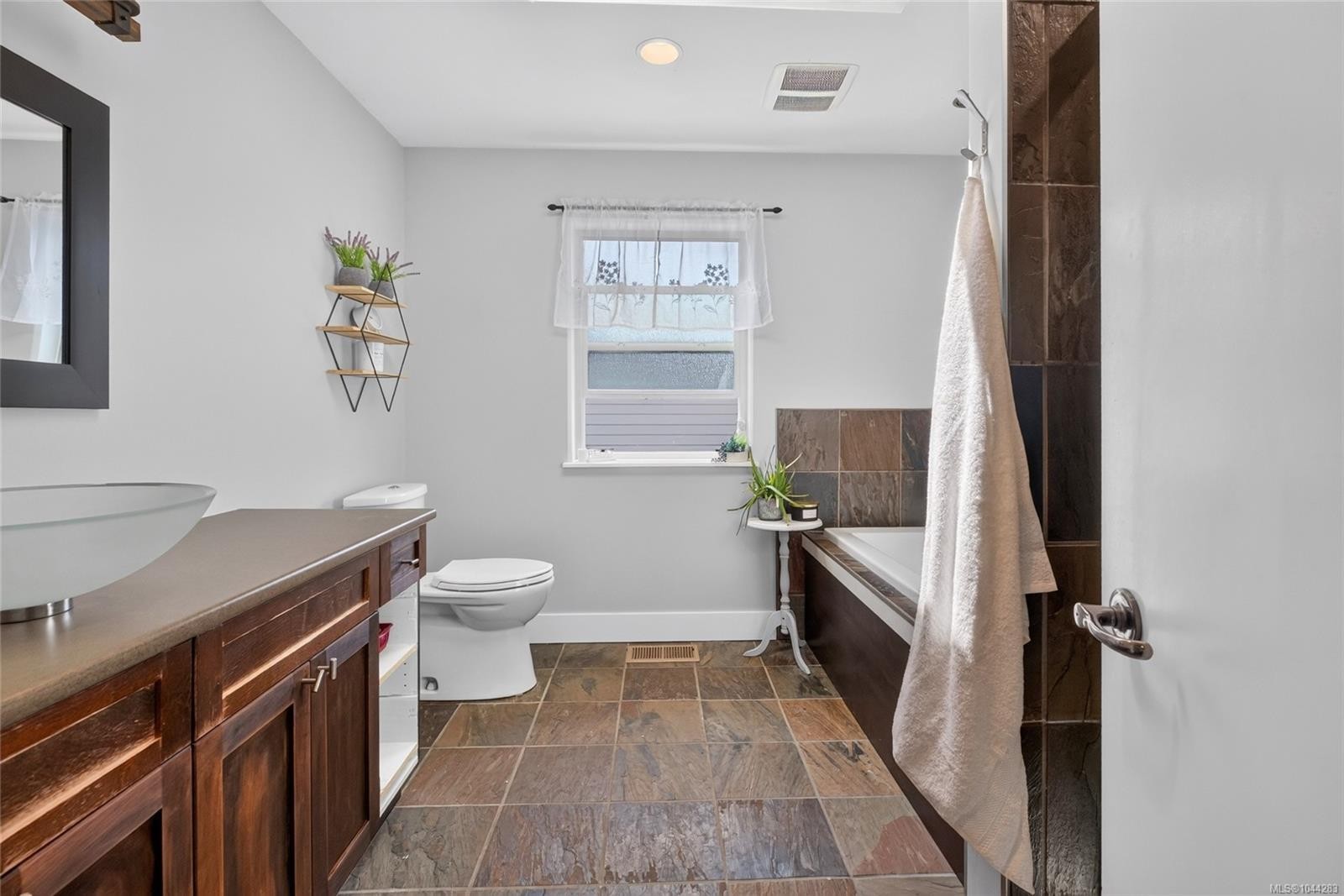538 Edgewood Dr, Campbell River, BC