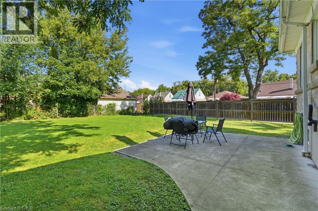 2 Aintree Court, Hamilton, ON - Outdoor With Backyard