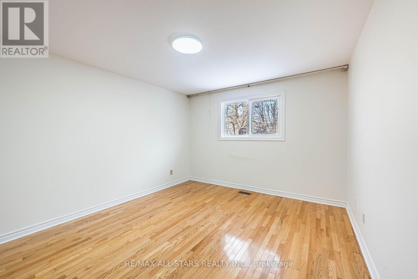 209 Apache Trail, Toronto, ON - Indoor Photo Showing Other Room