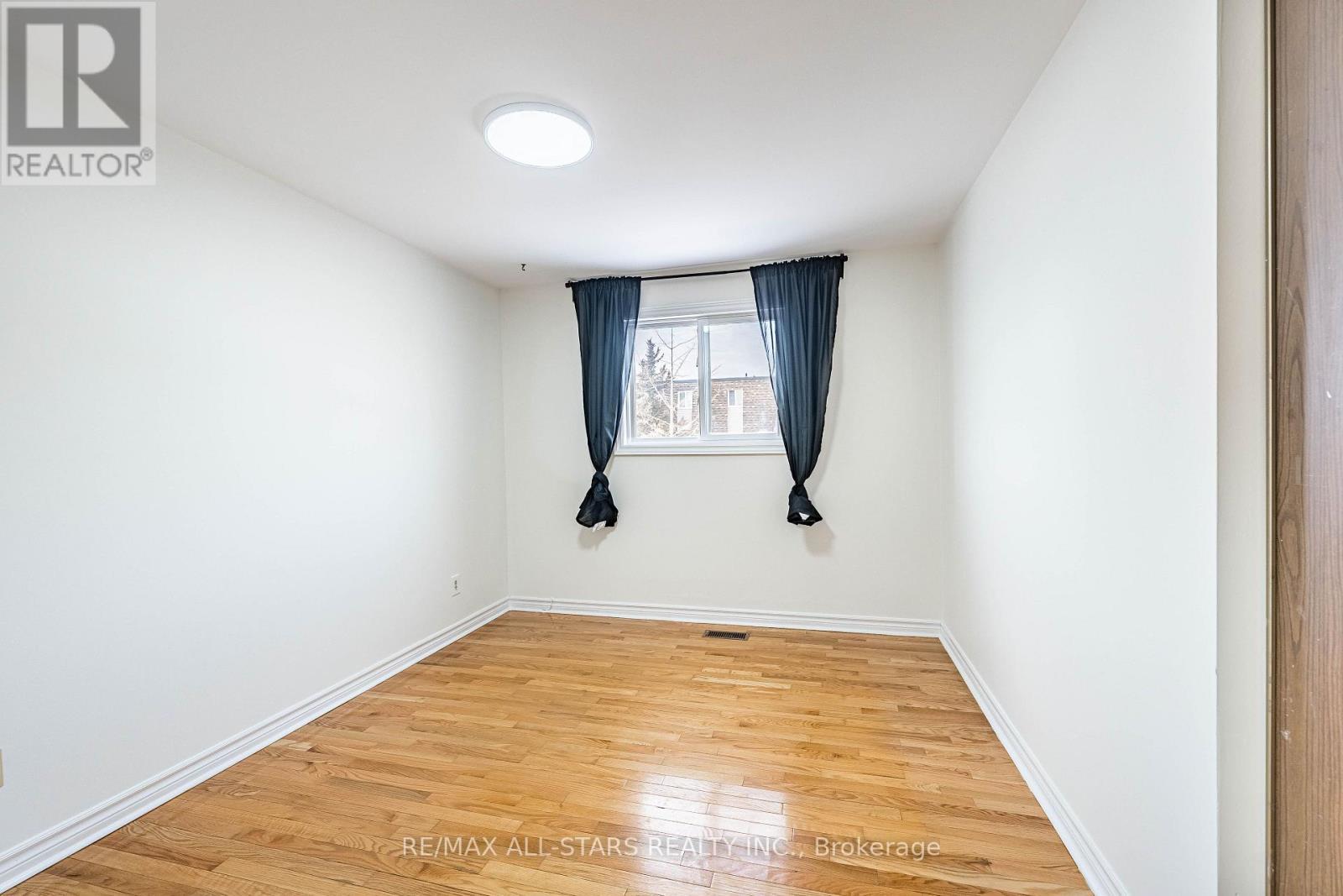 209 Apache Trail, Toronto, ON - Indoor Photo Showing Other Room