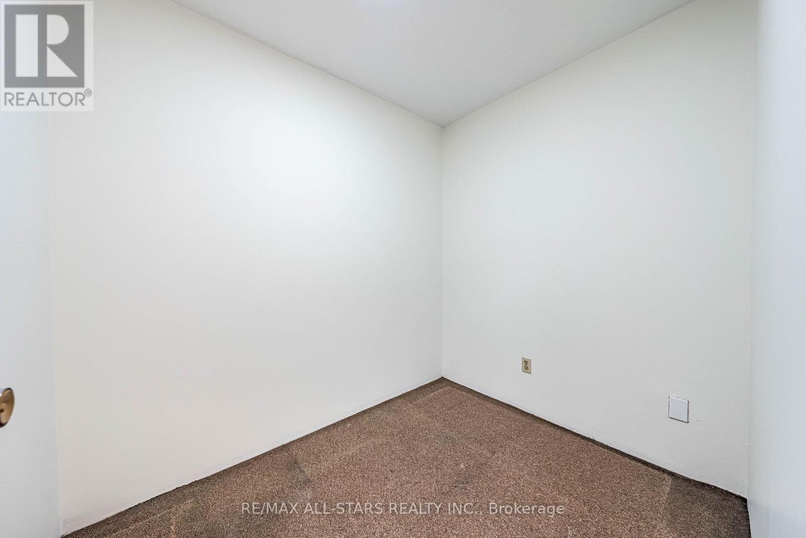 209 Apache Trail, Toronto, ON - Indoor Photo Showing Other Room