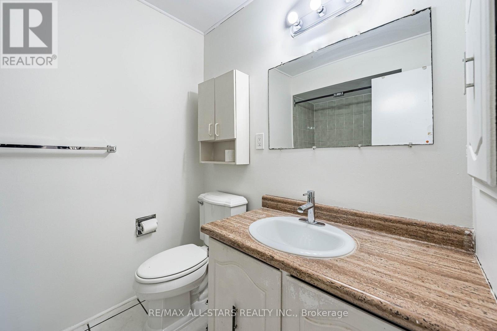 209 Apache Trail, Toronto, ON - Indoor Photo Showing Bathroom
