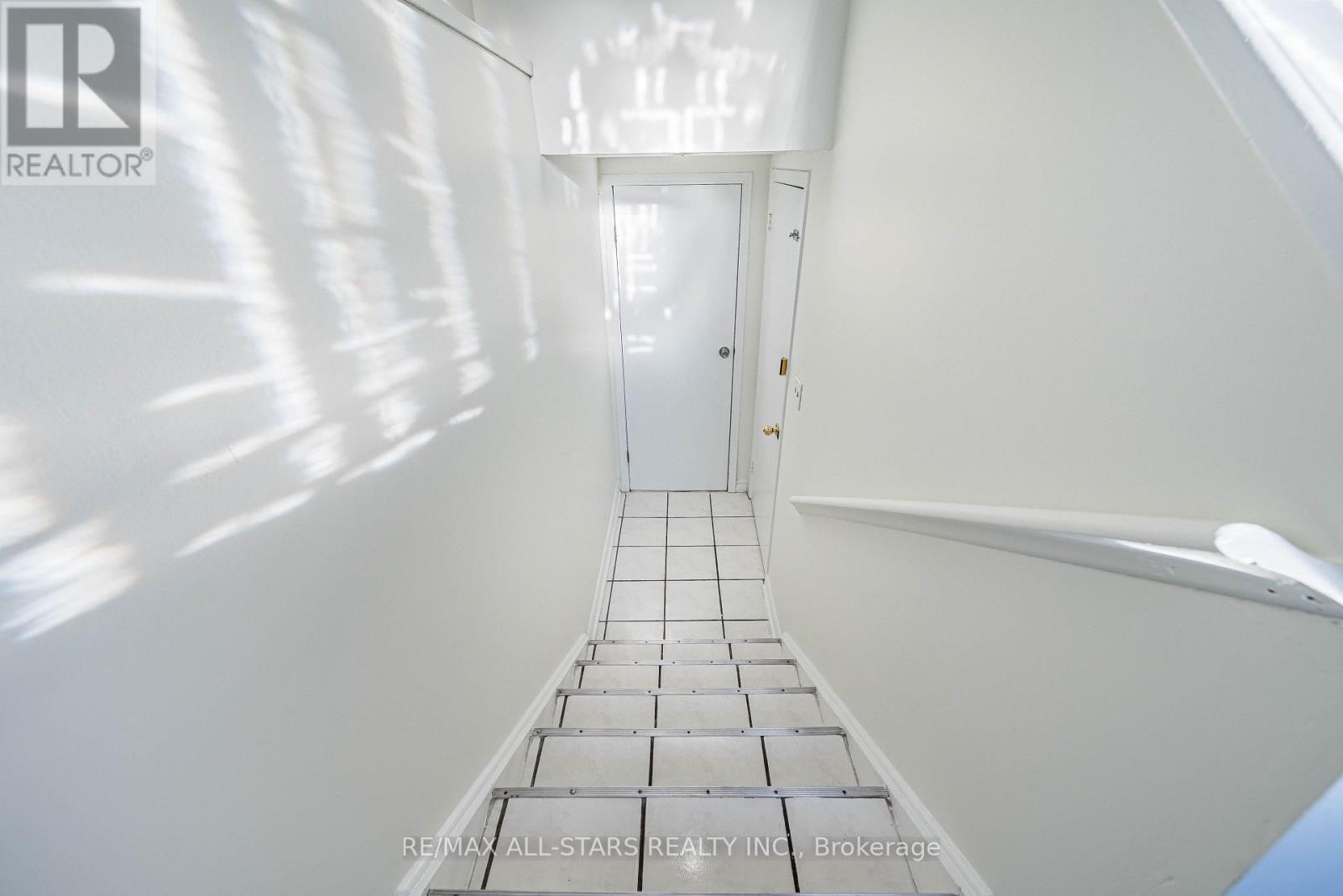 209 Apache Trail, Toronto, ON - Indoor Photo Showing Other Room