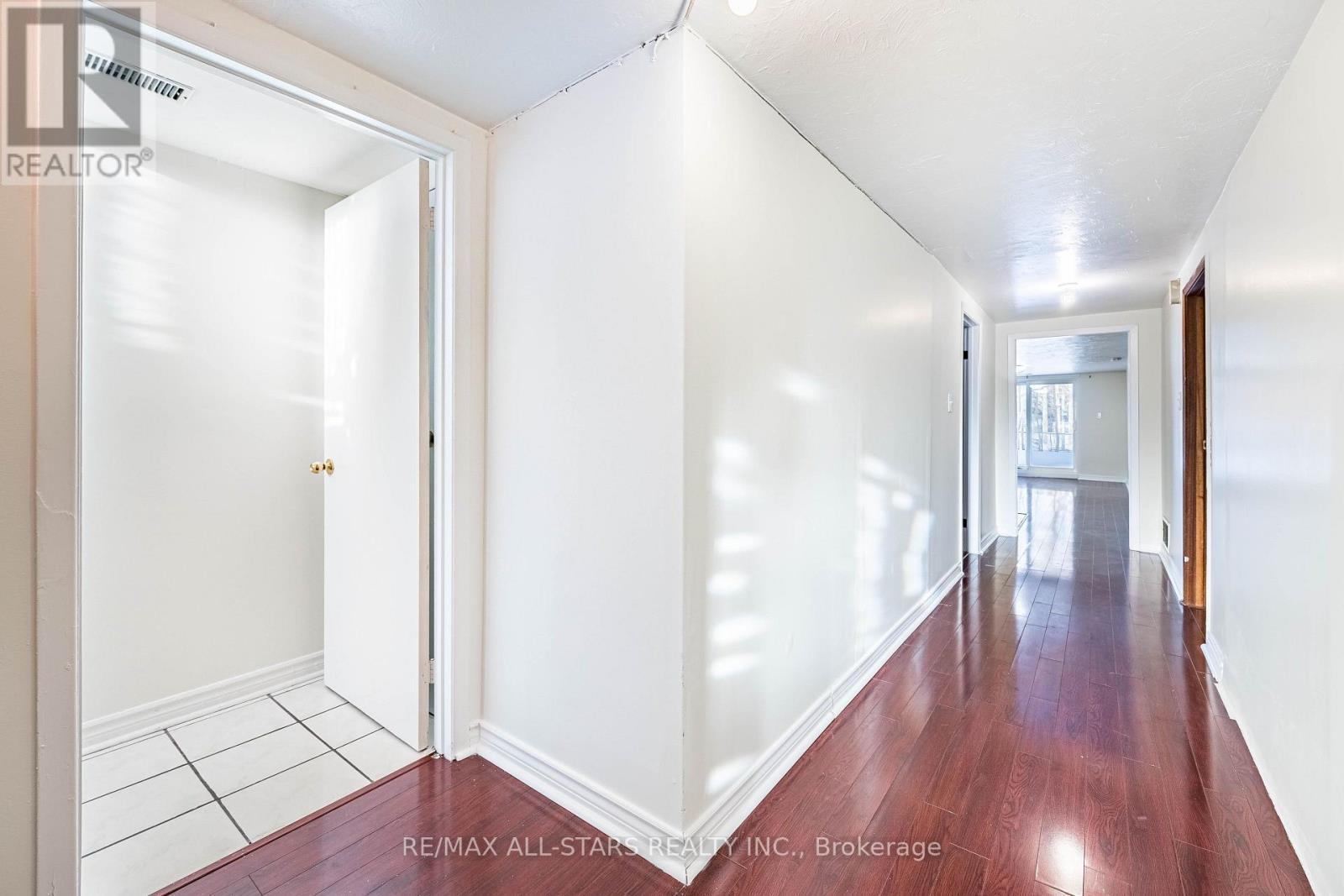 209 Apache Trail, Toronto, ON - Indoor Photo Showing Other Room