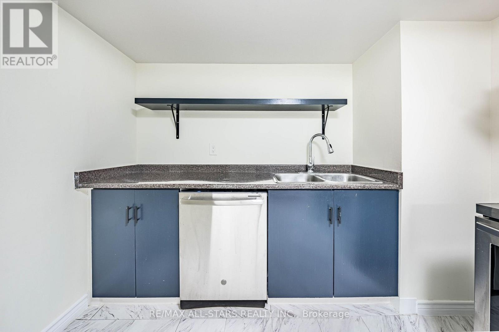 209 Apache Trail, Toronto, ON - Indoor
