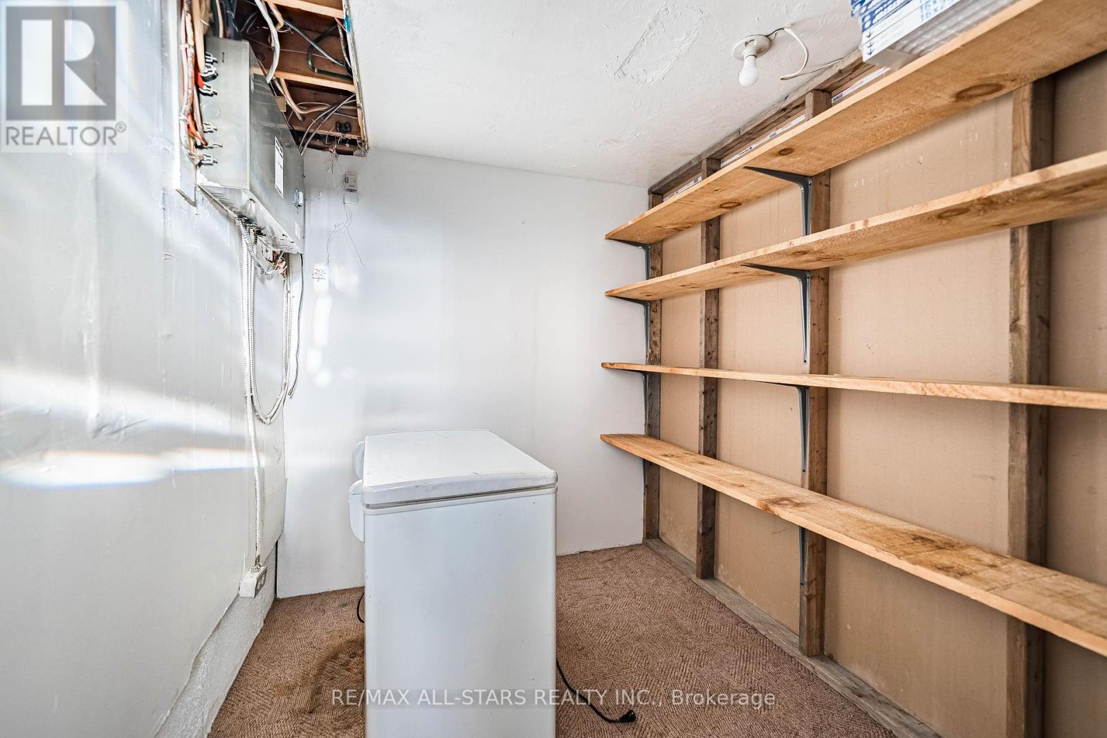 209 Apache Trail, Toronto, ON - Indoor