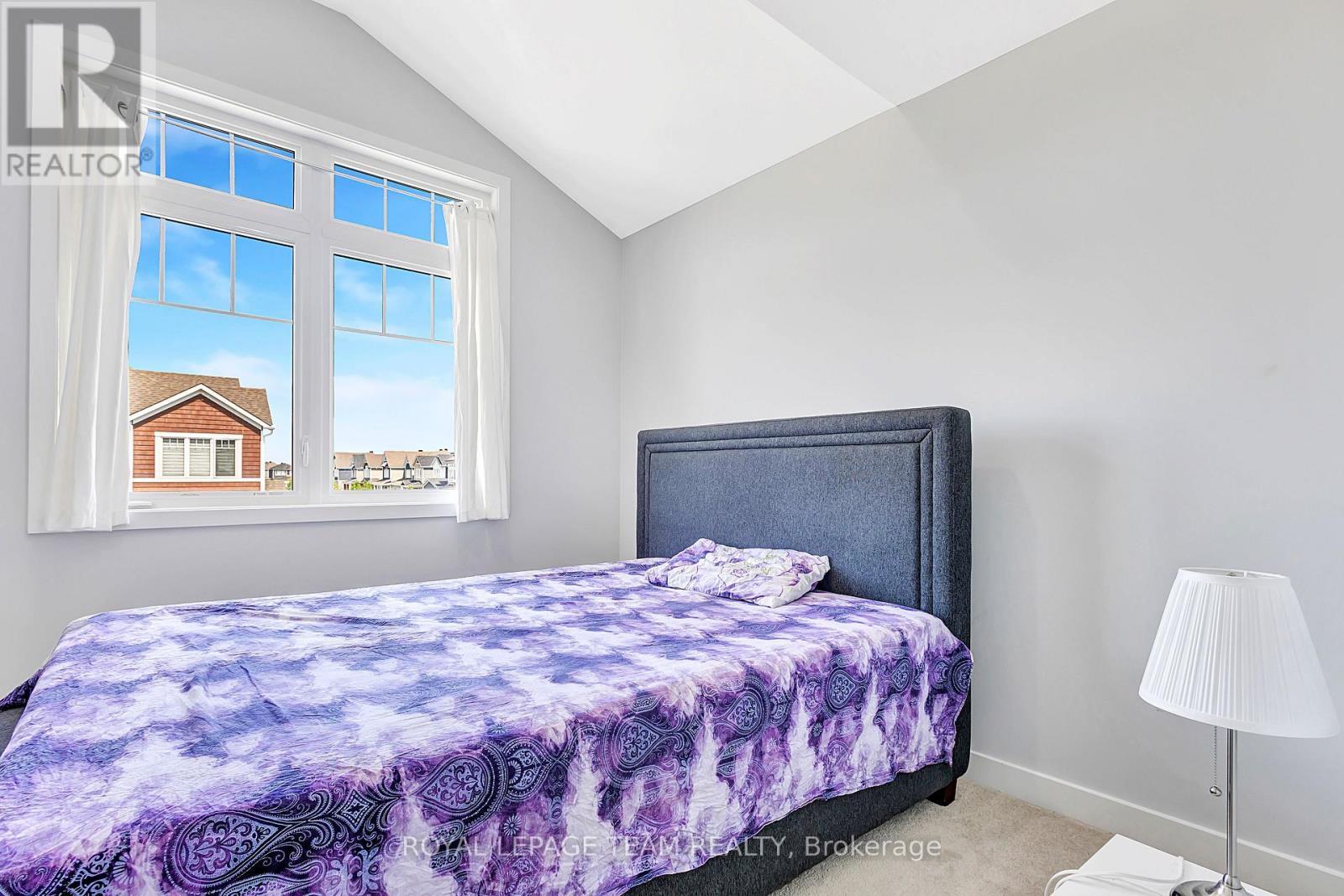 137 Yearling Circle, Ottawa, ON - Indoor Photo Showing Bedroom