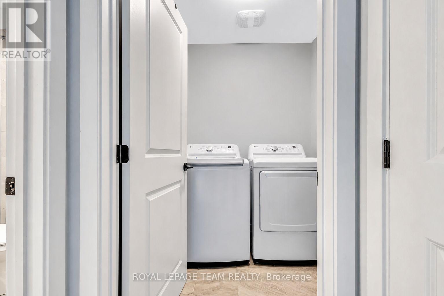 137 Yearling Circle, Ottawa, ON - Indoor Photo Showing Laundry Room