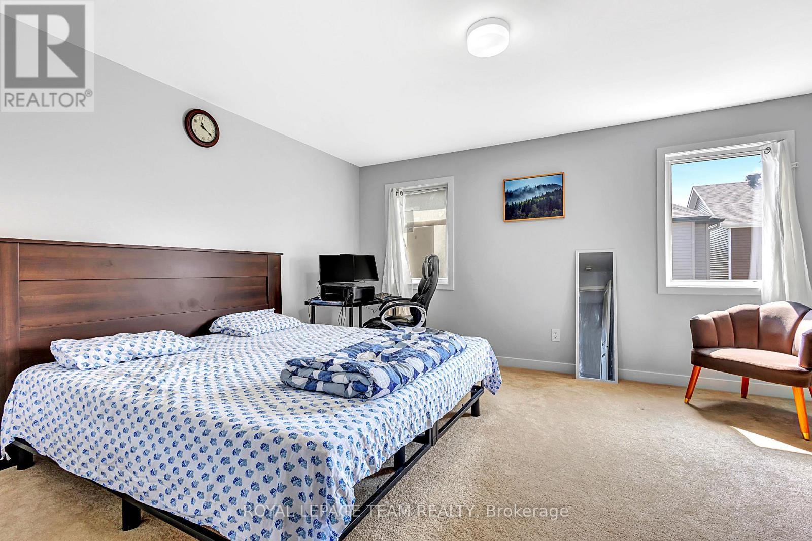 137 Yearling Circle, Ottawa, ON - Indoor Photo Showing Bedroom