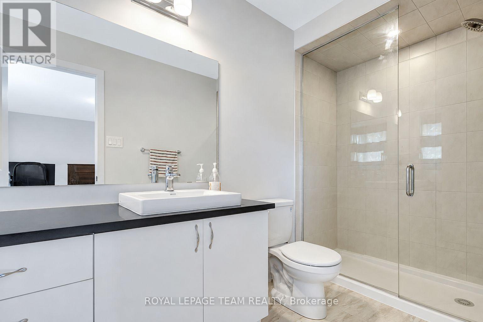 Photo has been virtually staged. - 137 Yearling Circle, Ottawa, ON - Indoor Photo Showing Bathroom