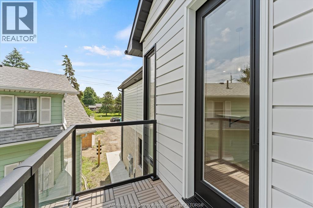 150 Old Front Unit# Front-Upper, Lasalle, ON - Outdoor With Exterior
