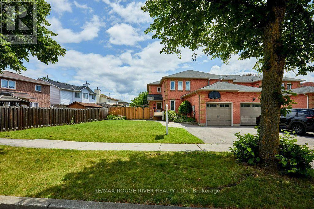 216 Wright Crescent, Ajax, ON - Outdoor