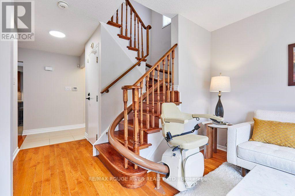 216 Wright Crescent, Ajax, ON - Indoor Photo Showing Other Room