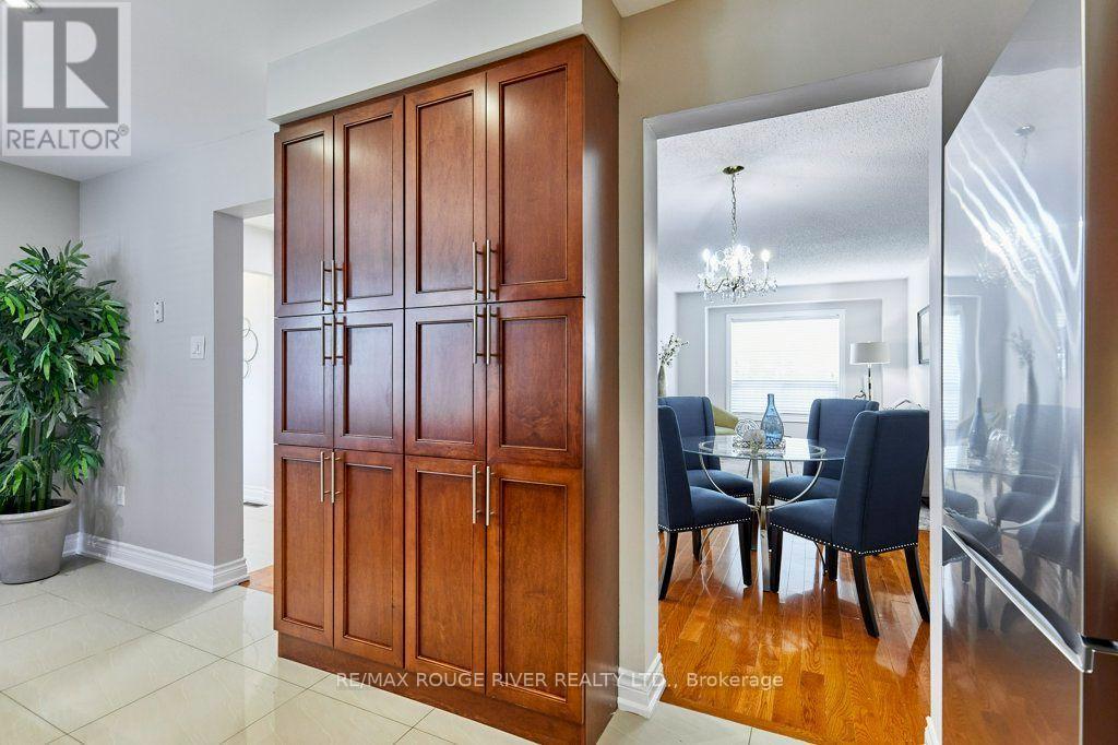 216 Wright Crescent, Ajax, ON - Indoor Photo Showing Other Room