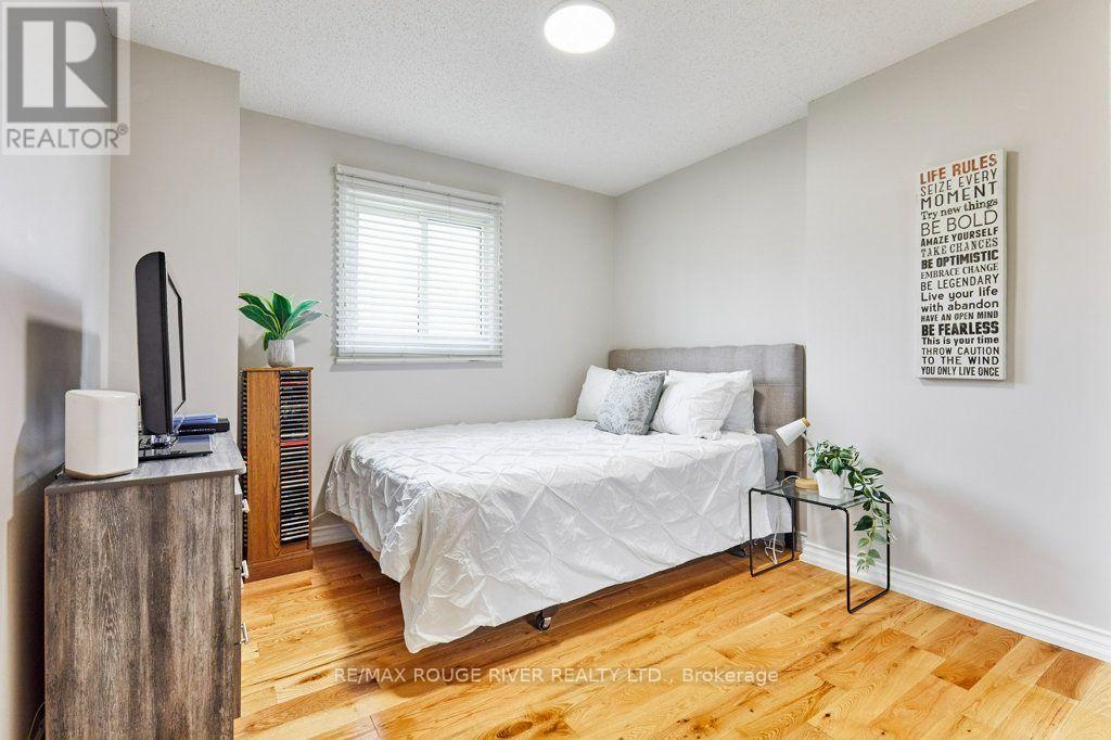 216 Wright Crescent, Ajax, ON - Indoor Photo Showing Bedroom