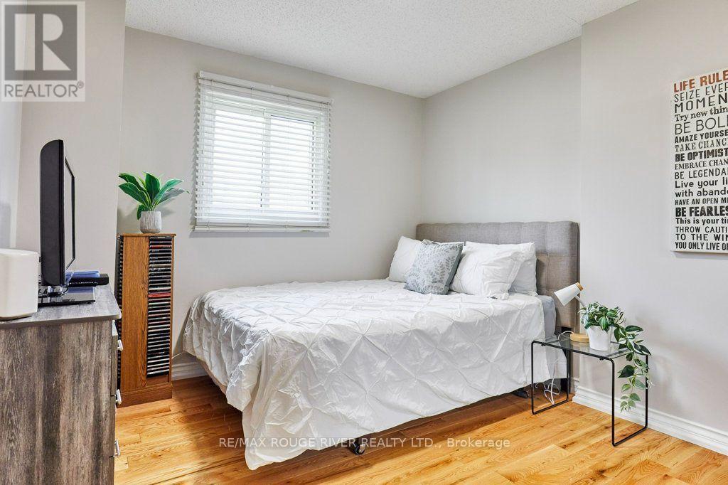 216 Wright Crescent, Ajax, ON - Indoor Photo Showing Bedroom