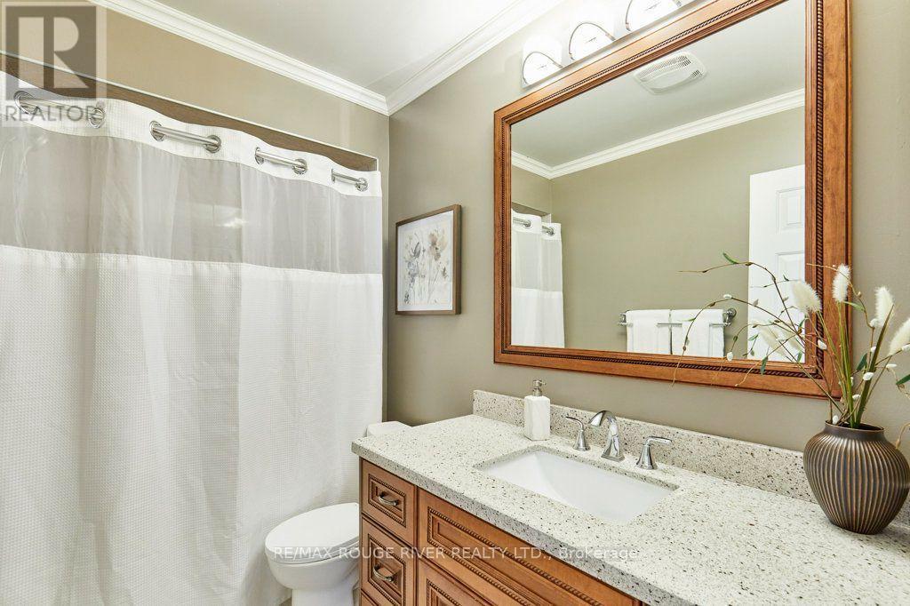 216 Wright Crescent, Ajax, ON - Indoor Photo Showing Bathroom