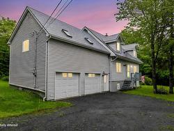 32 Kipawa Crescent Hammonds Plains, NS B4B 1N2