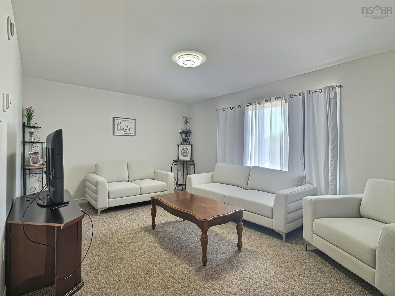 43 Truro Heights Connector Road, Truro Heights, NS - Indoor Photo Showing Living Room